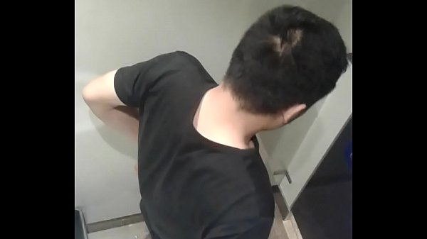 quay lén trai cu bự trong toilet pearl plaza