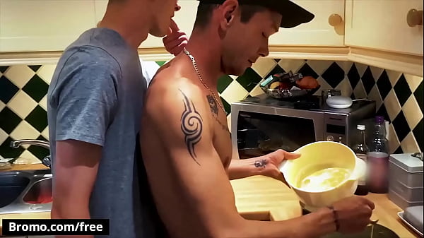Tattooed British Vers Couple (Mickey Taylor, Ronnie Stone) Fuck Bareback And Cum – Bromo